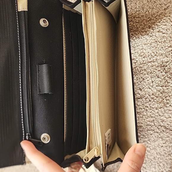 Sherpani Elements Collection Wristlet - Picture 9 of 16